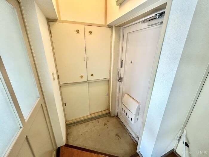 物件内観写真11　(玄関)