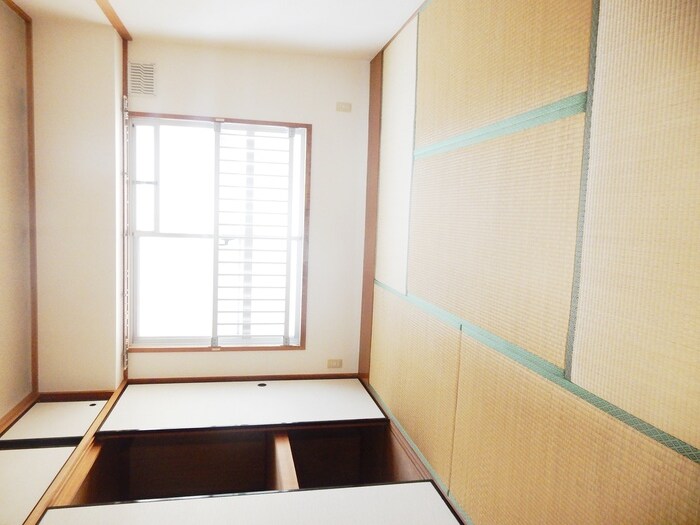 物件内観写真12　(居室)