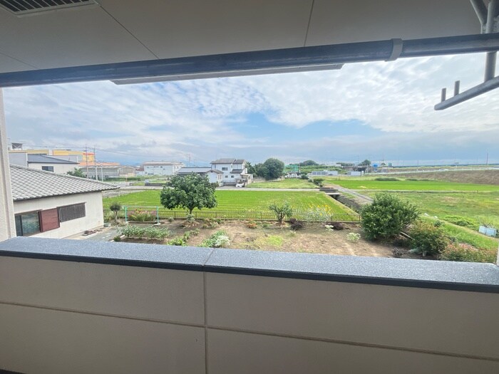 物件内観写真14　(室内からの展望)