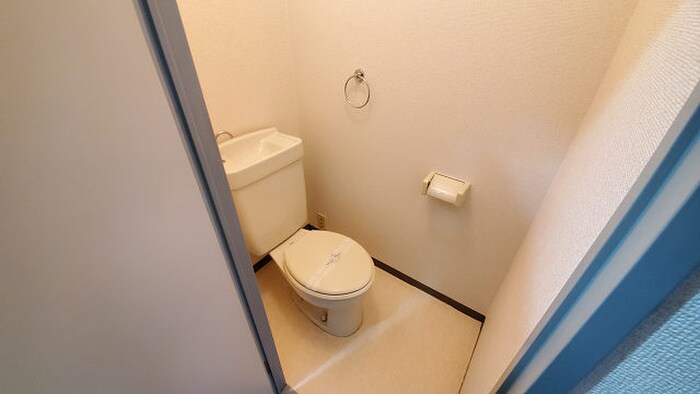 物件内観写真8　(トイレ)