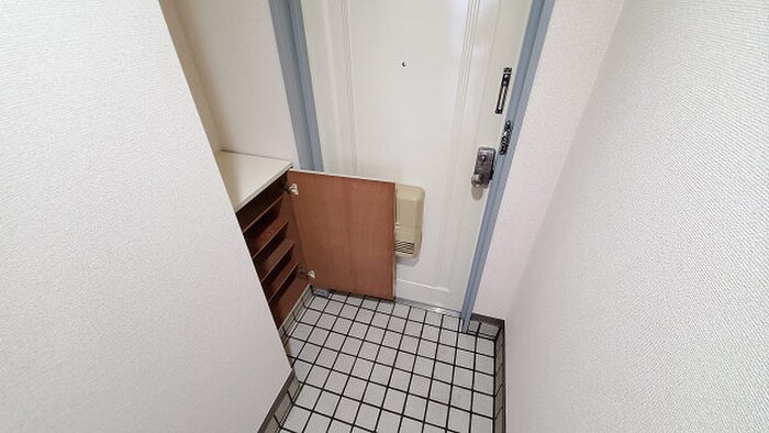 物件内観写真12　(靴箱)