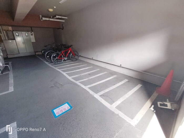 物件外観写真6　(駐輪場)