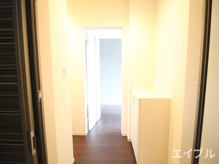 物件内観写真18　(廊下)