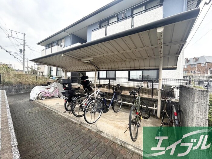 物件外観写真5　(駐輪場)