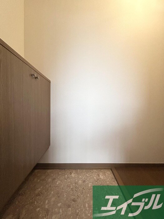 物件内観写真16　(玄関)