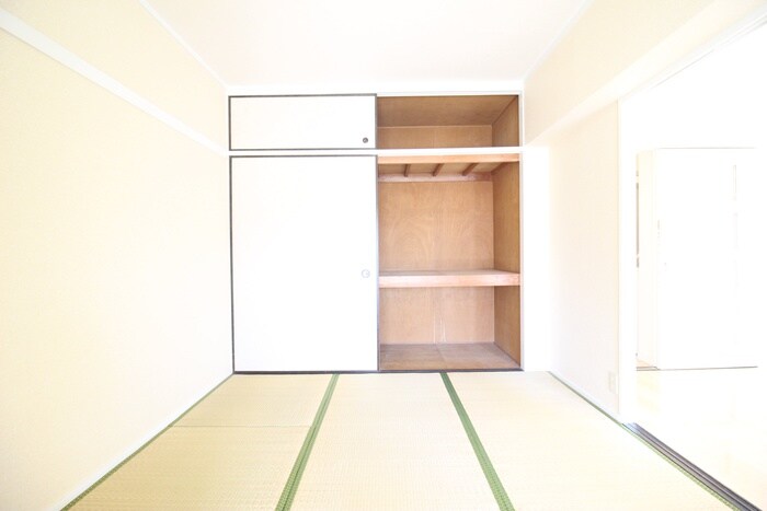 物件内観写真11　(室内からの展望)