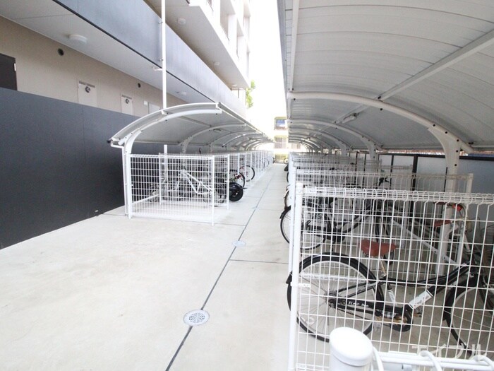 物件外観写真3　(駐輪場)