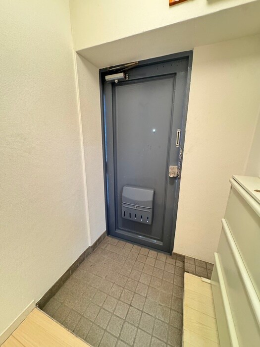 物件内観写真13　(玄関)