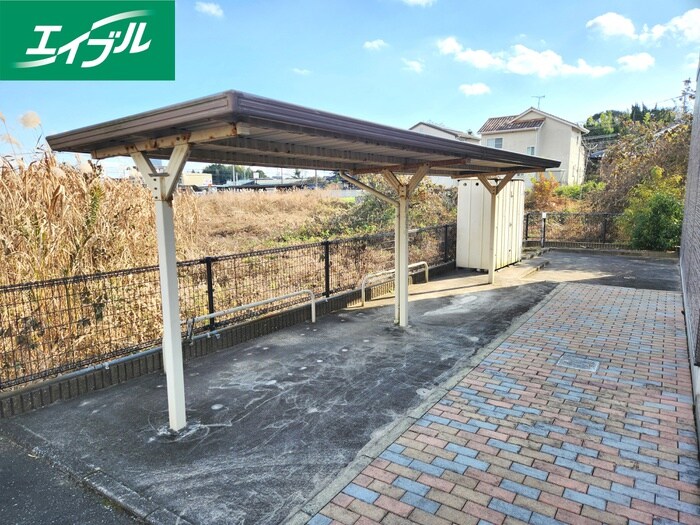 物件外観写真4　(駐輪場)