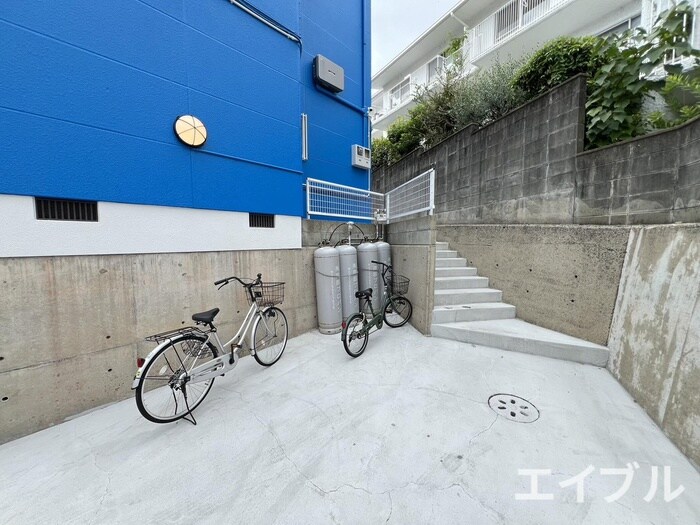 物件外観写真5　(エントランス部分)