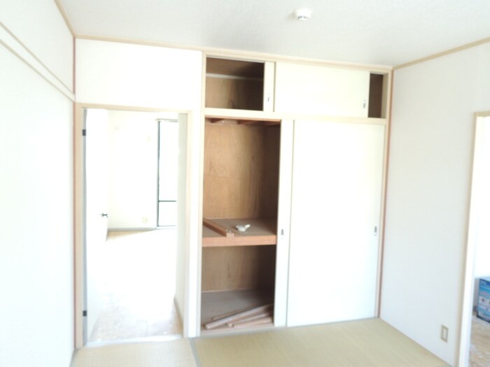 物件内観写真12　(収納)