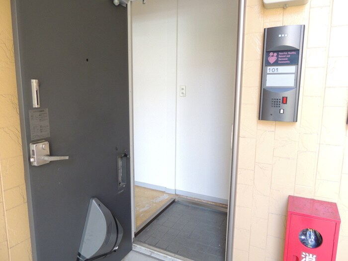 物件内観写真13　(玄関)