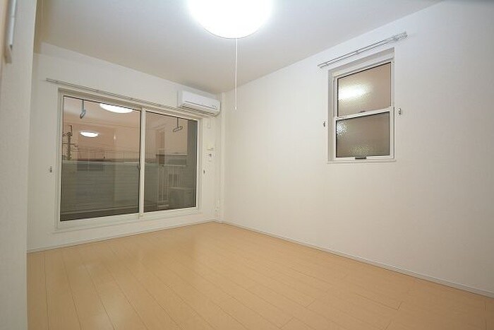 物件内観写真6　(居室)