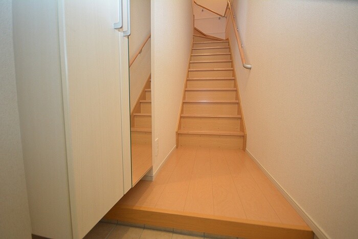 物件内観写真14　(玄関)