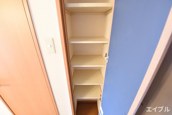 レジデンス大土居の靴箱