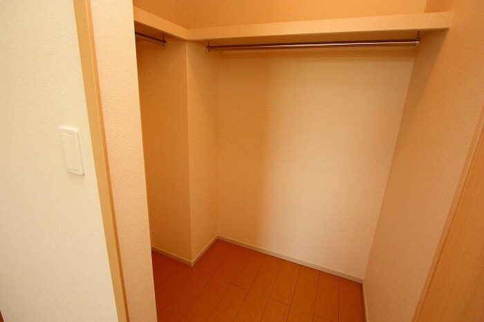 物件内観写真13　(収納)