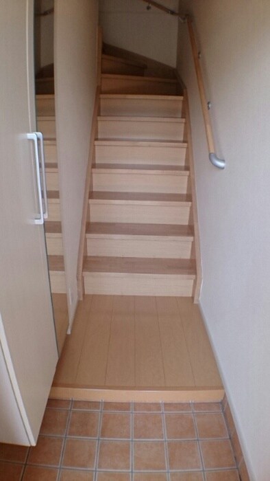 物件内観写真11　(玄関)