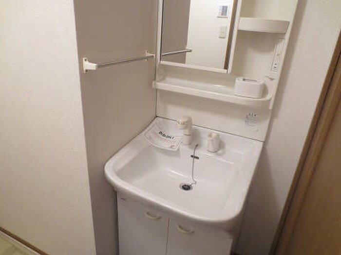 物件内観写真8　(洗面)