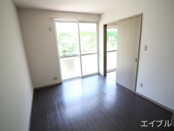 物件内観写真9　(居室)