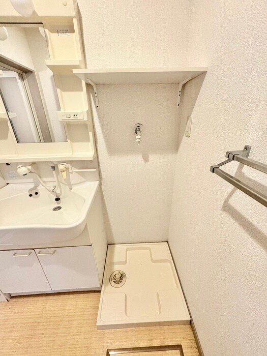 物件内観写真18　(洗濯機置場)