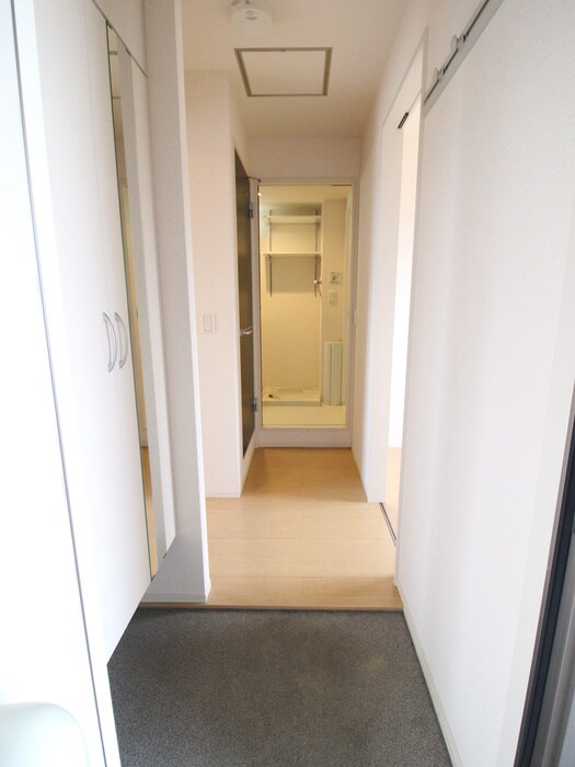 物件内観写真10　(玄関)