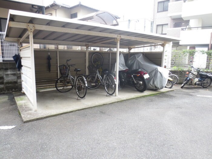 物件外観写真6　(駐輪場)