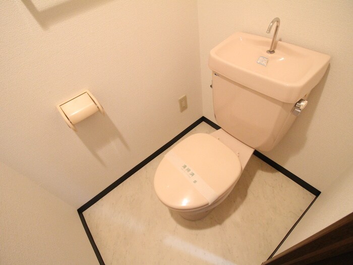 物件内観写真12　(トイレ)