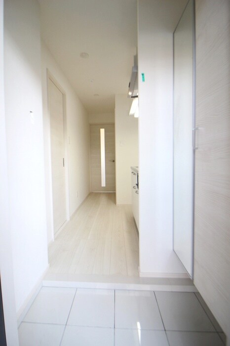 物件内観写真11　(玄関)