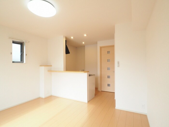 物件内観写真4　(居室)