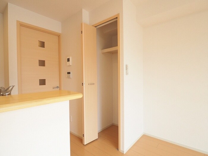 物件内観写真14　(収納)