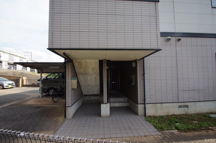 物件外観写真4　(エントランス部分)