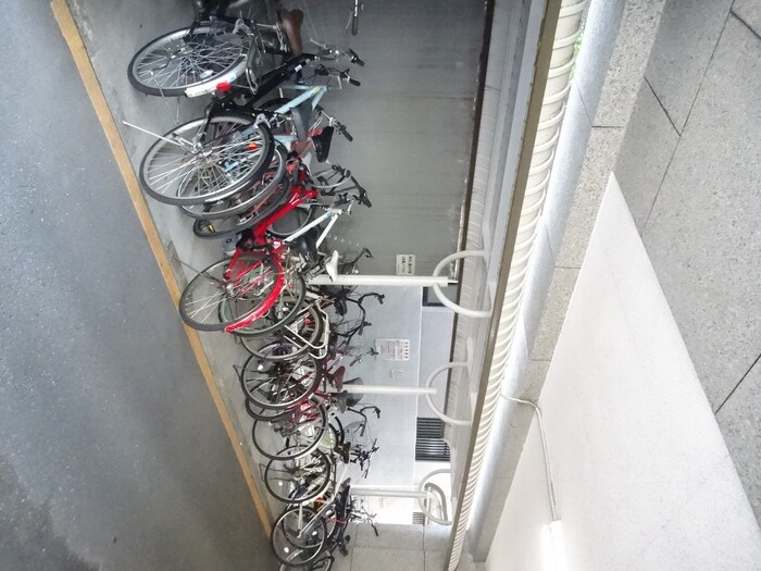 物件外観写真4　(駐輪場)