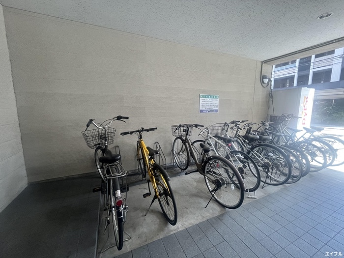 物件外観写真4　(駐輪場)