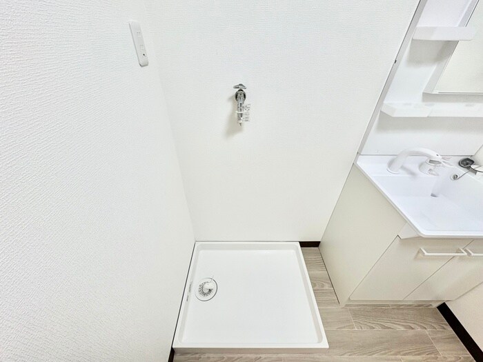 物件内観写真15　(洗濯機置場)