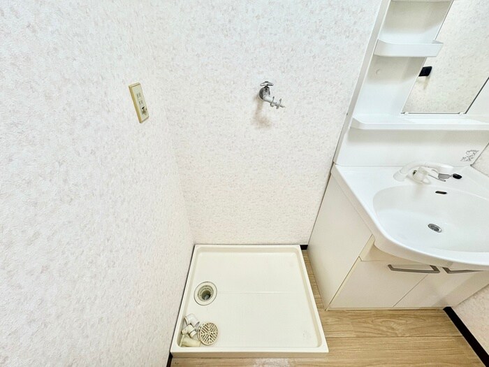 物件内観写真15　(洗濯機置場)