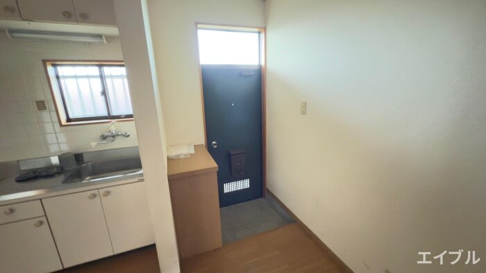 物件内観写真13　(玄関)