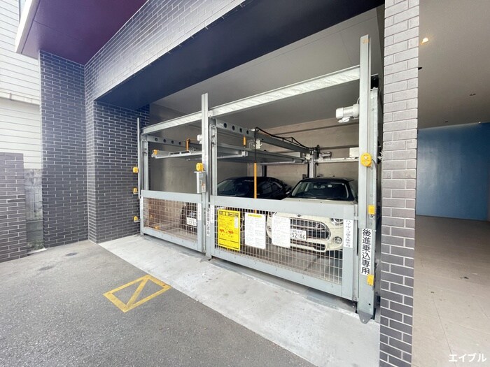 物件外観写真4　(駐車場)