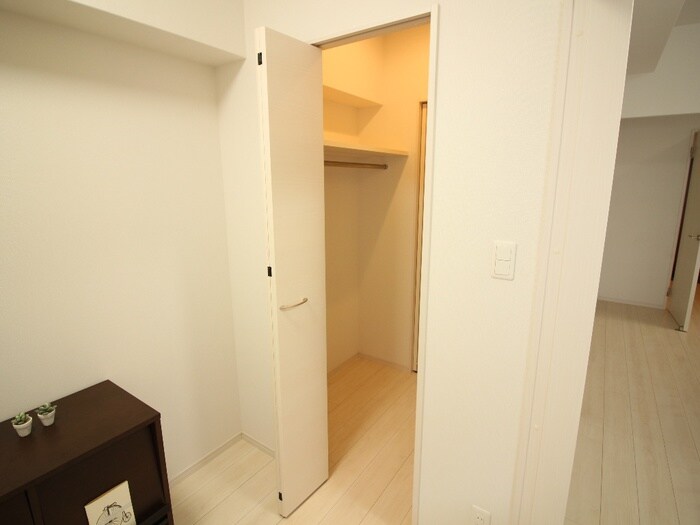 物件内観写真12　(収納)
