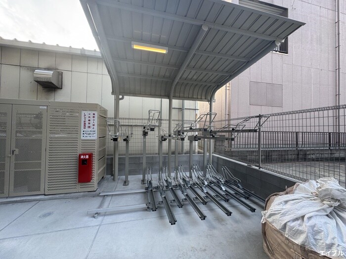 物件外観写真4　(駐輪場)