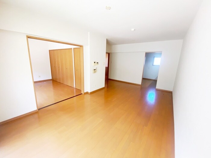 ゼルコバマンションの居室