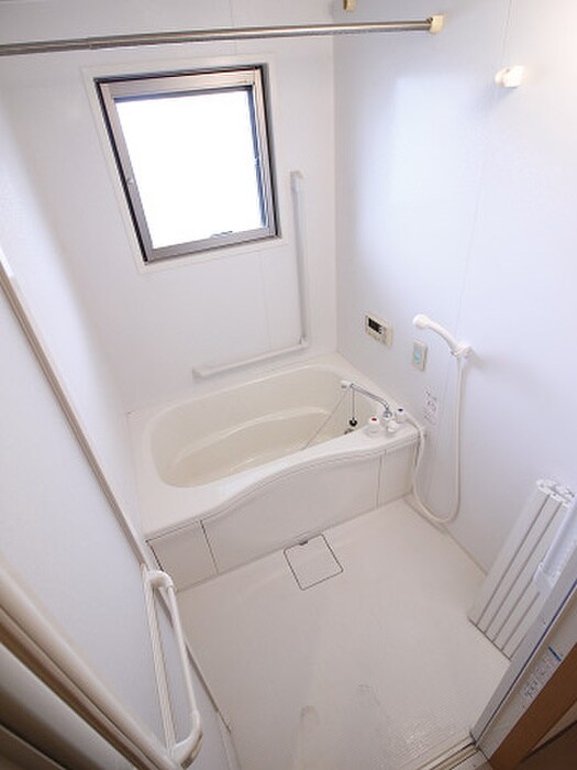 ゼルコバマンションのバス