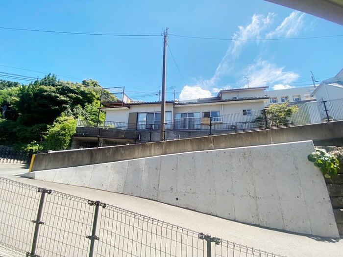 ゼルコバマンションの室内からの展望