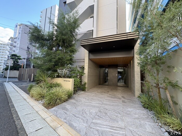 物件外観写真4　(エントランス部分)