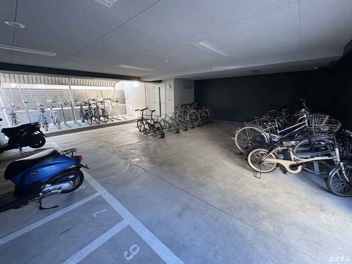 物件外観写真5　(駐輪場)