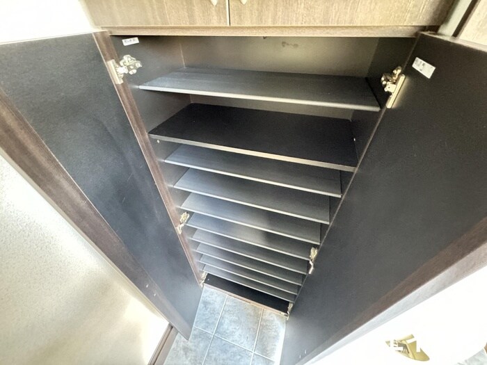 物件内観写真17　(靴箱)