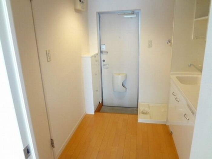 物件内観写真9　(玄関)