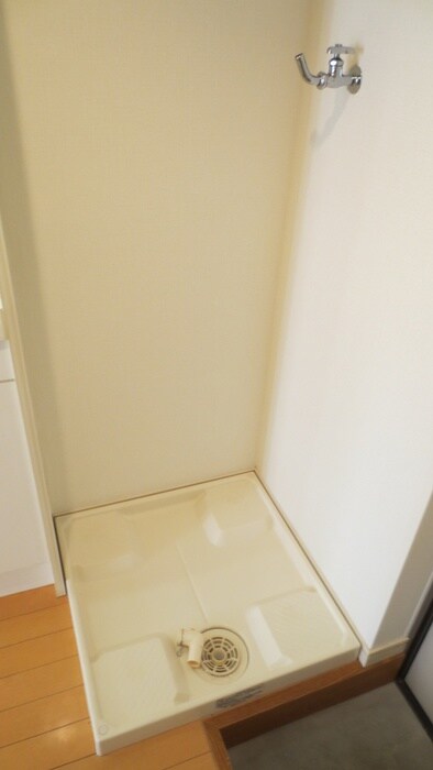 物件内観写真13　(洗濯機置場)