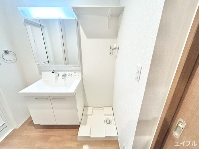 物件内観写真18　(洗濯機置場)