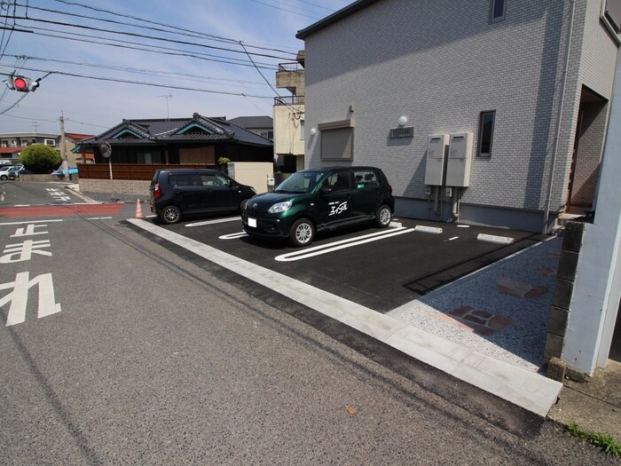 物件外観写真2　(駐車場)