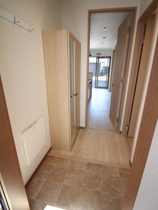 物件内観写真7　(玄関)